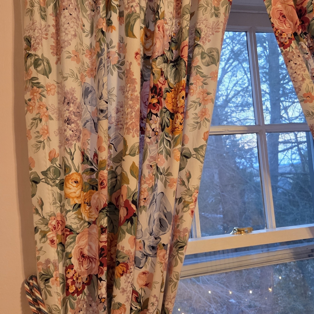 Ralph Lauren "Allison" Floral Duvet and Curtains in Pink, Blue, Yellow - Picture 3 of 7